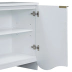 Meuble de rangement à quatre portes avec motif à rayures verticales et design ondulé