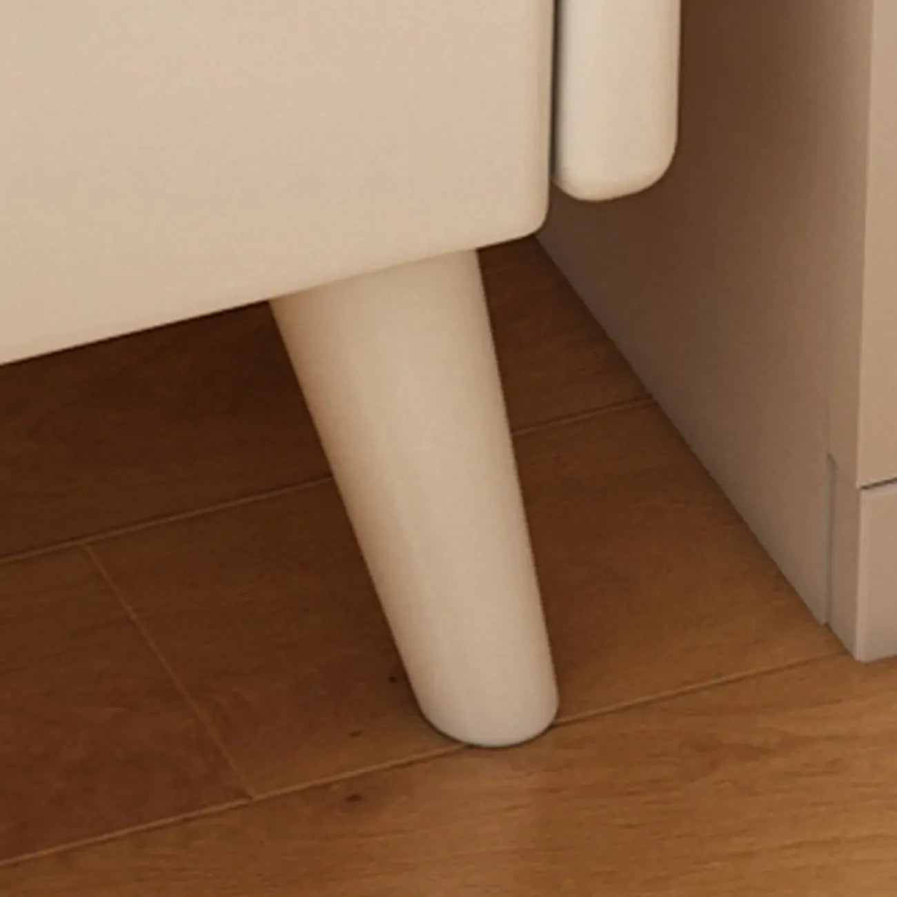 Table de chevet étroite en bois blanc à 2 étagères