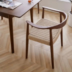 Chaise de salle à manger scandinave incurvée en bois tressé avec accoudoirs