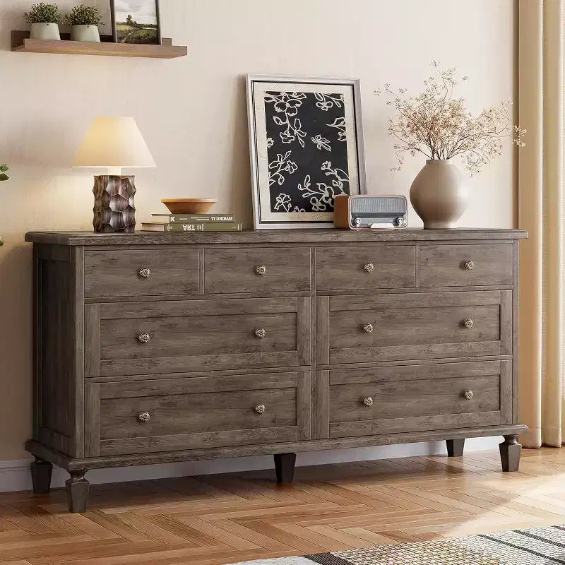 Commode à 8 tiroirs pour chambre à coucher, meuble TV vintage de 59 po avec poignées sculptées et pieds fuselés, commode en bois avec grande capacité de rangement