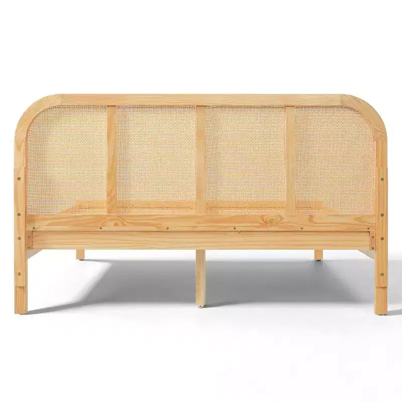 Cadre de lit plateforme en bois au design moderne et bohème, avec tête de lit en rotin, par Christopher Knight Home Callahan