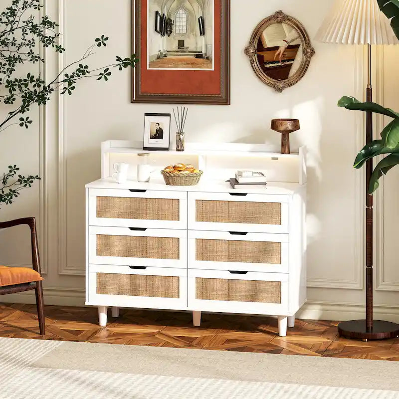 Commode en rotin à 6 tiroirs avec lumières LED et prise de courant, Blanc