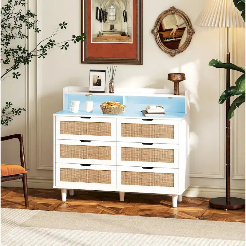 Commode en rotin à 6 tiroirs avec lumières LED et prise de courant, Blanc
