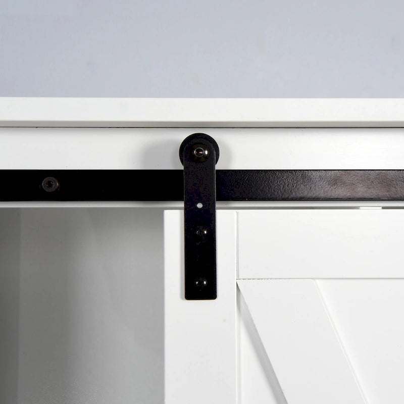 Meuble de rangement pour toilettes avec étagères réglables et porte coulissante type « porte de grange »