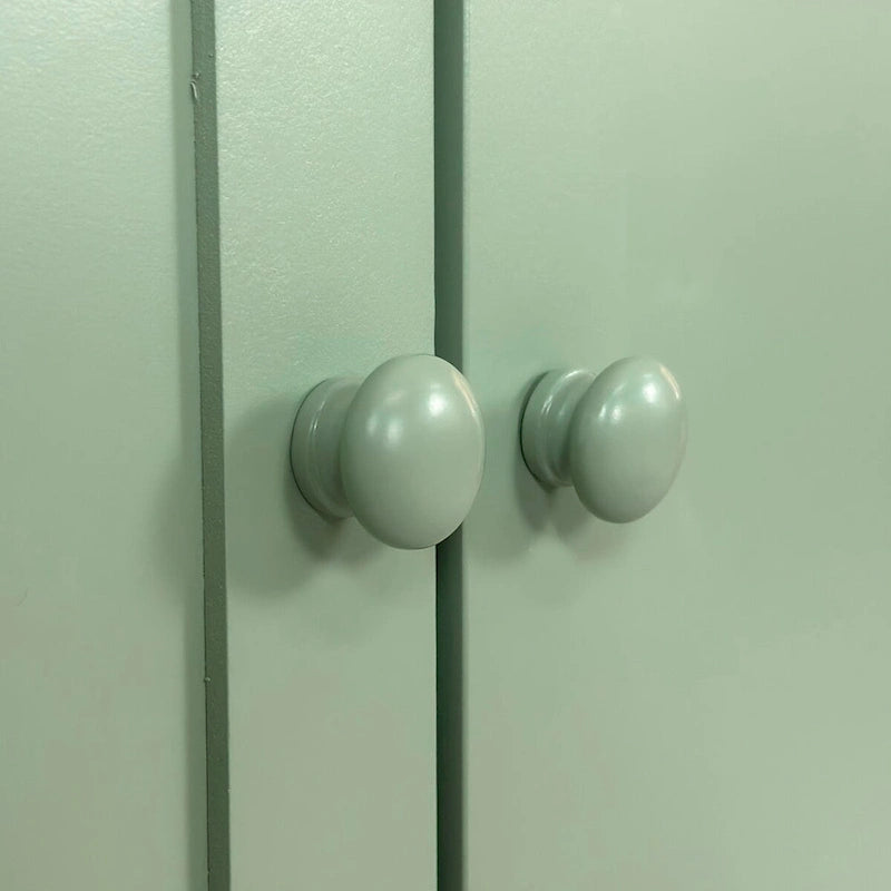 Meuble de rangement à 4 portes intaglio, élégant et fonctionnel, avec pieds en pin