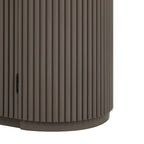 Meuble de rangement vertical rayé avec poignées métalliques, réglable, adapté au bureau, à l'entrée et au salon