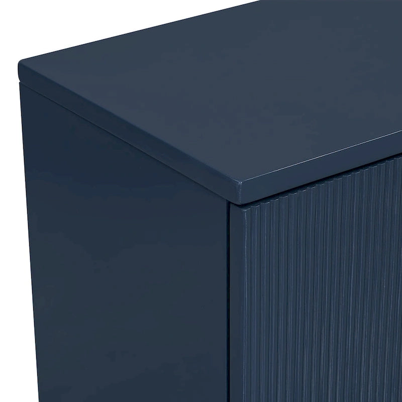 Armoire à quatre portes aux rayures verticales et au design ondulé, adaptée pour le couloir, l'entrée, le salon
