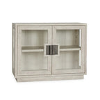 Meuble de rangement Larson à deux portes en verre et chêne de Classic Home
