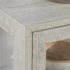 Meuble de rangement Larson à deux portes en verre et chêne de Classic Home