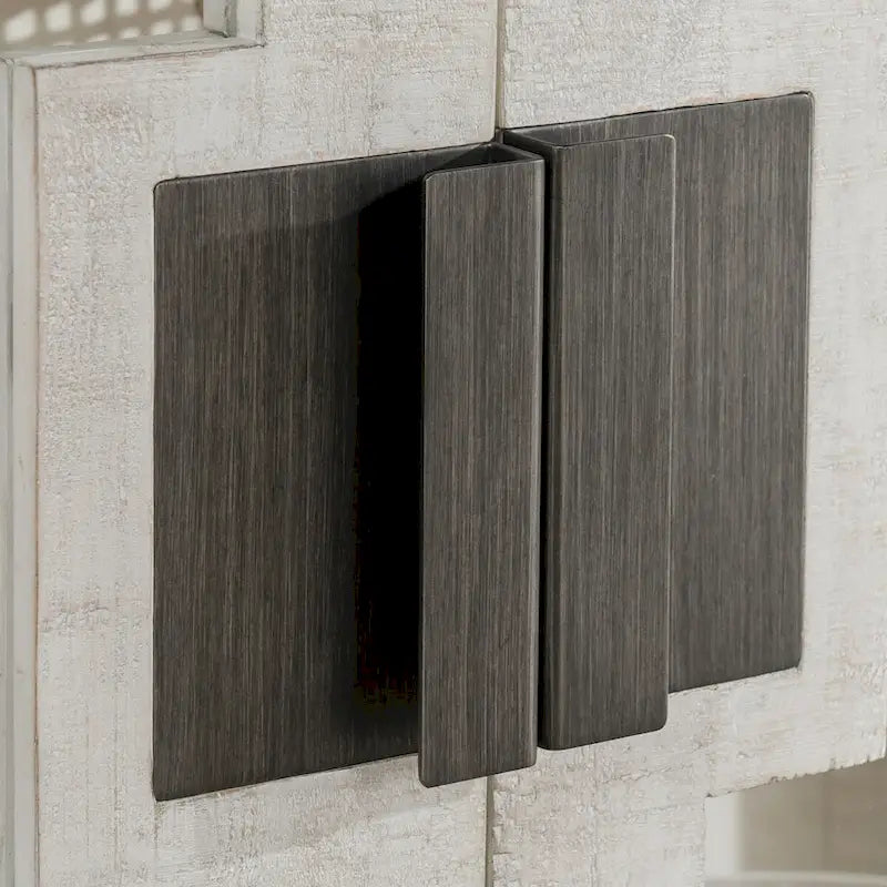 Meuble de rangement Larson à deux portes en verre et chêne de Classic Home