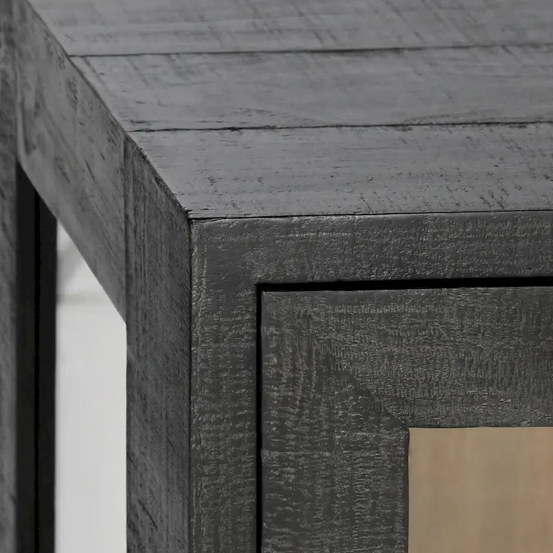 Meuble de rangement Larson à deux portes en verre et chêne de Classic Home