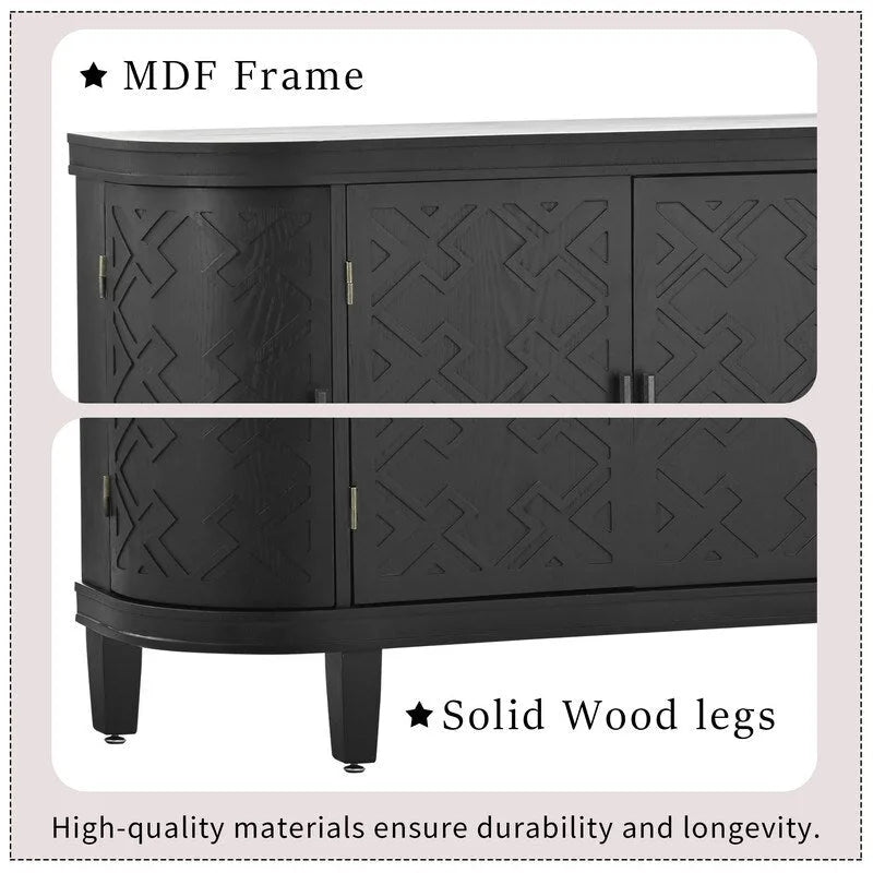 Meuble en bois avec portes à motifs anciens