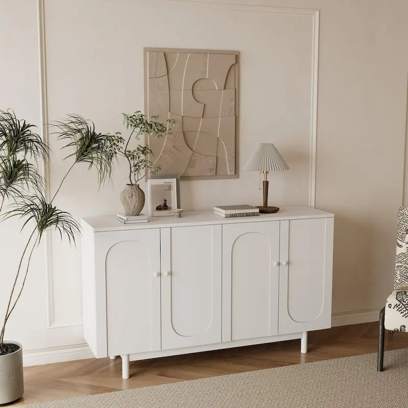 Meuble de rangement fonctionnel à 4 portes avec intaglio et pieds en pin