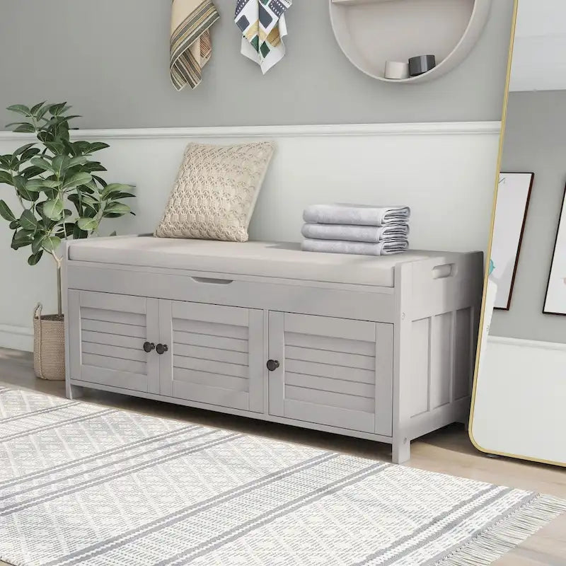 Banc de rangement avec 3 portes persiennes, banc à chaussures avec coussin amovible et espace de rangement caché