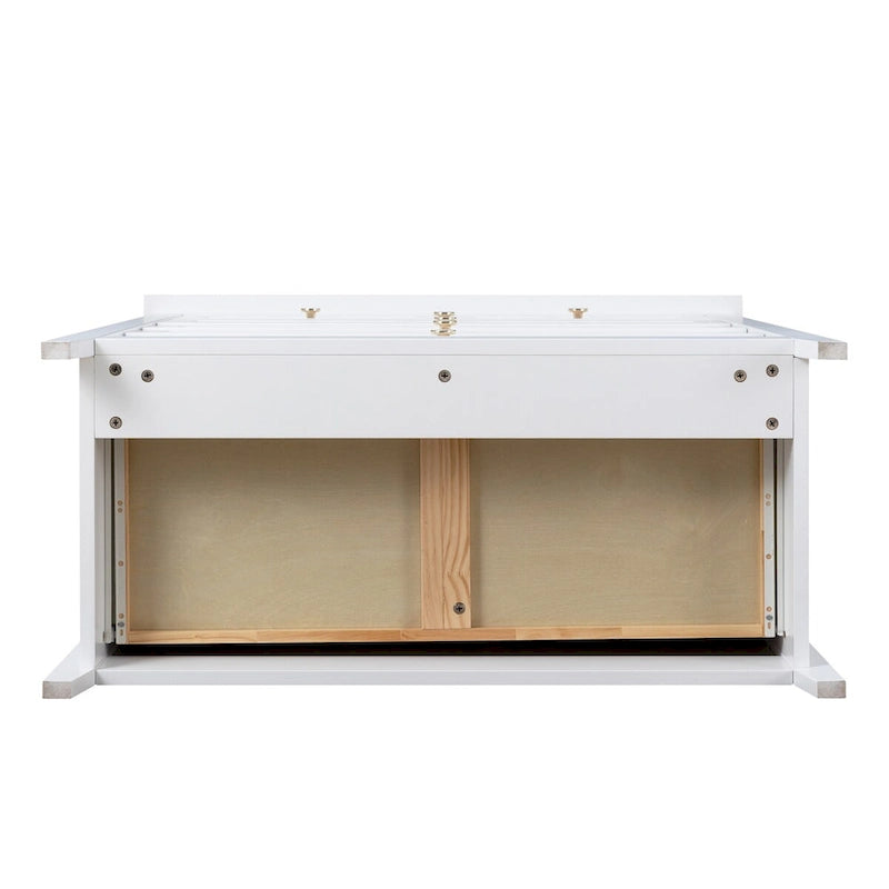 Commode en bois peinte à la bombe