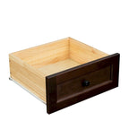 Commode en bois peinte à la bombe