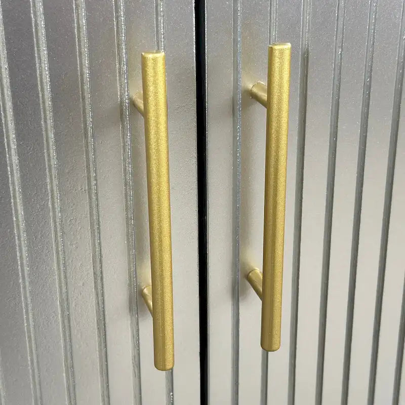 Armoire à 4 portes de grande taille