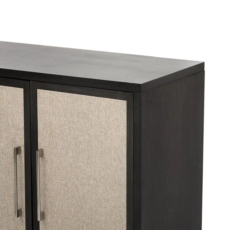 Meuble de style "Luxe Léger" avec quatre portes en lin, convient pour le salon, le bureau, l'entrée.