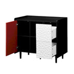 Buffet Bahut, Meuble de rangement noir avec portes rouges, 2 tiroirs avec panneaux décoratifs uniques et 2 compartiments de rangement ouverts