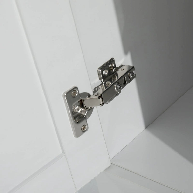 Meuble de rangement de salle de bain avec lavabo brossé argenté
