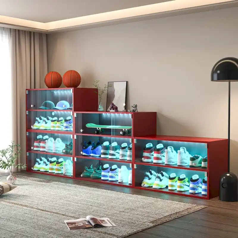 Boîte à chaussures lumineuse LED rouge à trois niveaux avec portes en verre, fabriquée en bois avec expertise